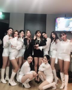 Park Bom Instagram - 오늘도 수고해주신 댄서들~😍#2ne1 @dnation_official #dnation #디네이션 #박봄 #parkbom #bompark #ぼム #朴春‎#بارك_بوم##anh yêu em#أحبك#유리팀장