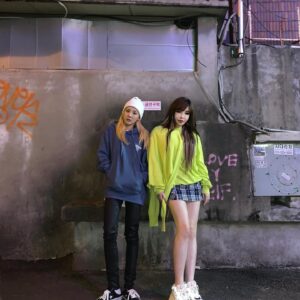 Park Bom Instagram - 쌍박~~봄&다라~~❤️ 🙌🏻 #2ne1 @dnation_official #dnation #디네이션 #박봄 #parkbom #bompark #ぼム #朴春‎#بارك_بوم##dara#YG#sandara#박산다라