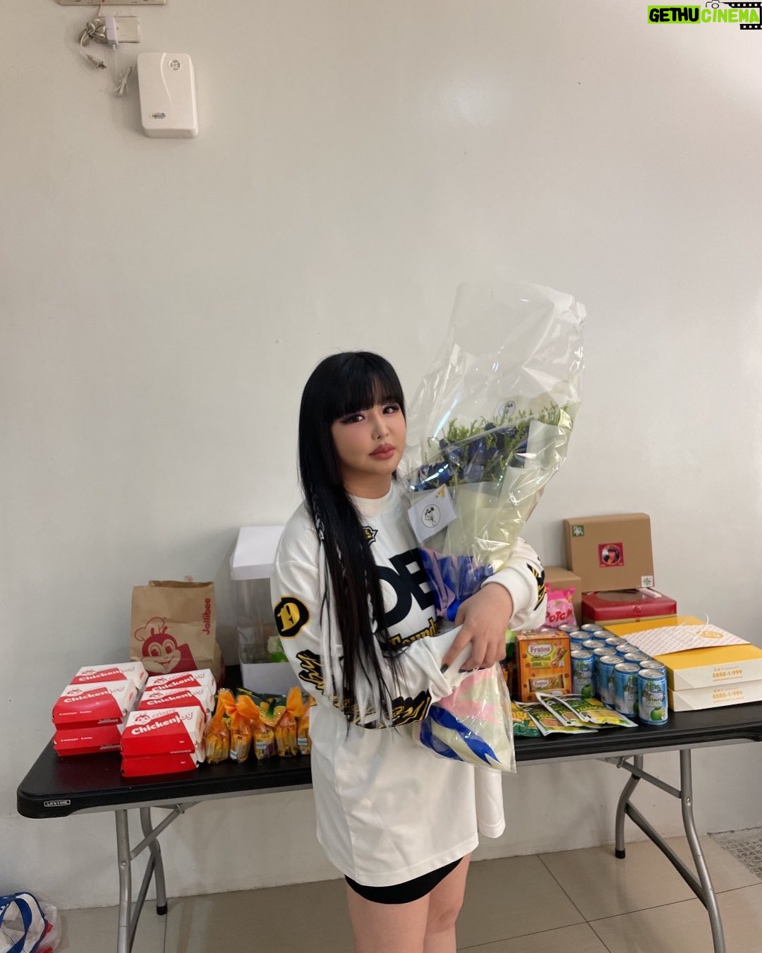 Park Bom Instagram - 너무 고마워요 Thank U~ Philippine❤️ #박봄 #bompark #parkbom #2ne1 #ぼム #朴春 #بارك_بوم #anhyêuem #أحبك
