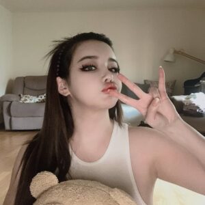 Park Bom Instagram - 박봄  Itz Bom Park...people are keep erasing my picture ... very 짜증남 #Bompark#2ne1 @dnation_official #dnation #디네이션 #박봄 #parkbom #bompark #ぼム #朴春‎#بارك_بوم##anh yêu em#أحبك
