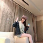 Park Bom Instagram - 한석준 오빠가 주신 화장품 잘바를게용~~~이름도 봄봄 크림이네요!?❤️🍀😍~~@hansukjoon #지니더바틀 #운동하고온후 #2ne1 @dnation_official #dnation #디네이션 #박봄 #parkbom #bompark #ぼム #朴春 ‎#بارك_بوم#