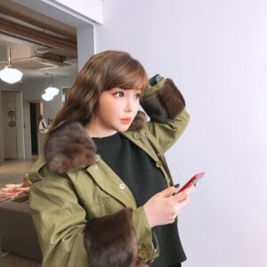 Park Bom Instagram - 오랜만에 바글바글 머리를 하고서~.. #2ne1 @dnation_official #dnation #디네이션 #박봄 #parkbom #bompark #ぼム #朴春‎#بارك_بوم#