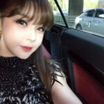 Park Bom Instagram - 나들이 나왔다가 찍었어요 지금 여러분들을 생각하며 폭풍 다이어트중🍀❤️ 노래도 폭풍 연습중... 충전중...초심으로 돌아가자... ㅠㅠ #박봄 #parkbom #2ne1 #bompark #朴春‭‭ #ぼム