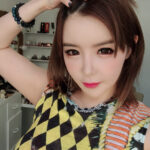 Park Bom Instagram - 낼부턴 머리가 긴 생머리로 go backㅠㅠ.... 기념으로 남기기!!!ㅠㅠㅠㅠㅠ❤️🐻🐘 #2ne1 #박봄 #Dnation #parkbom #bompark #ぼム #朴春 ‎#بارك_بوم#