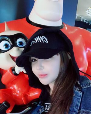 Park Bom Instagram - 오늘 영화봤어요~~“물괴”  #2ne1 @dnation_official #dnation #디네이션 #박봄 #parkbom #bompark #ぼム #朴春 ‎#بارك_بوم#