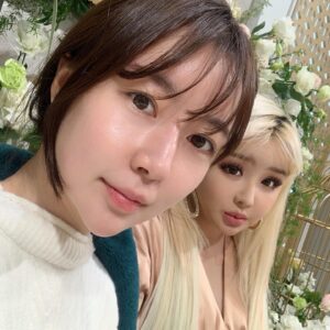 Park Bom Instagram - 크리스마스 이브때 어제 대구 행사 끝나고서... (민쇼닝과 함께) #2ne1 @dnation_official #dnation #디네이션 #박봄 #parkbom #bompark #ぼム #朴春‎#بارك_بوم#