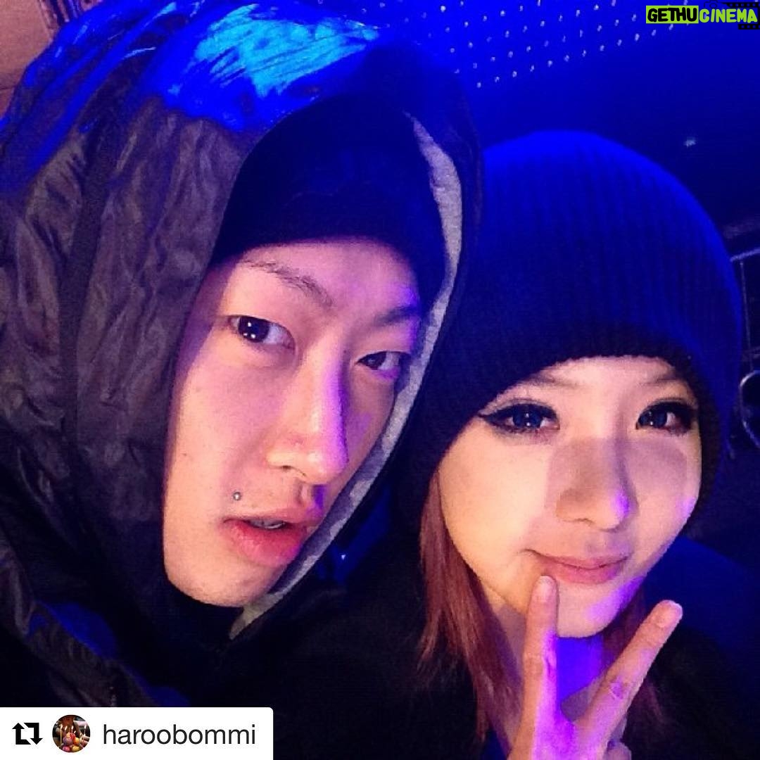 Park Bom Instagram - 양갱이랑 낼가요대전 리허설에서~~*^^* (2012년 12월 28일) @haroobommi 계정을 옮기는중요