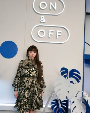 Park Bom Instagram - 온앤오프 에서..
울스탭들 고마워요~~#2ne1 @dnation_official #dnation #디네이션 #박봄 #parkbom #bompark #ぼム #朴春‎#بارك_بوم #온앤오프  #주영이랑 #on&off
@style6136  우리스탭들 고마워요