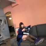 Park Bom Instagram - 잡지 읽는중🤣❤️🍀 #2ne1 @dnation_official #dnation #디네이션 #박봄 #parkbom #bompark #ぼム #朴春‎#بارك_بوم#