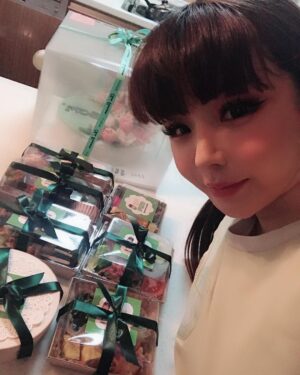 Park Bom Instagram - 우리 봄쉘이~준 도시락~~잘먹었어요~~(=´∀｀)人(´∀｀=)😍🎉🎉🎉
#2ne1 @dnation_official #dnation #디네이션 #박봄 #parkbom #bompark #ぼム #朴春‎#بارك_بوم##anh yêu em#أحبك#scottikim#