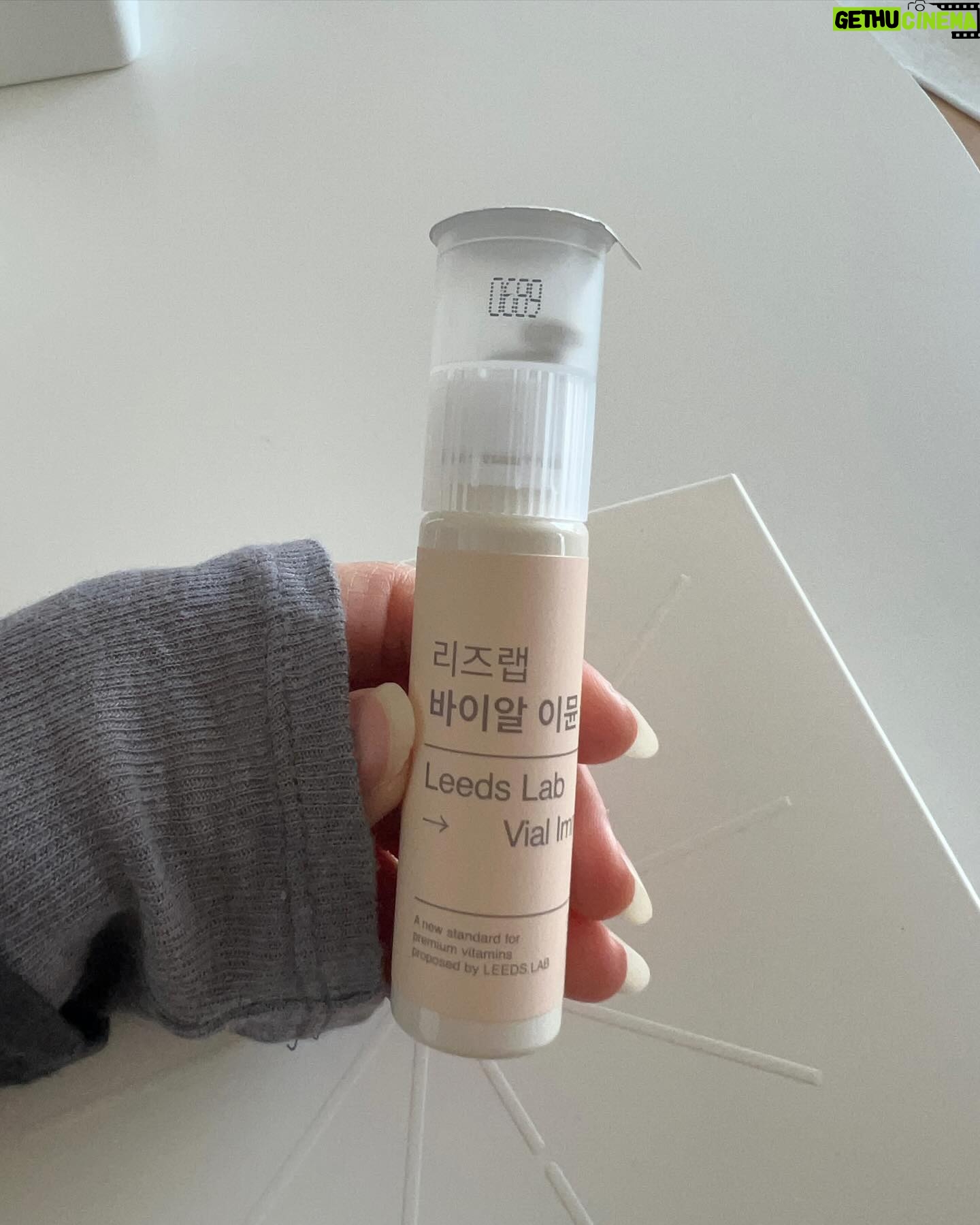 Park Cho-rong Instagram - 비타민 매일매일 잘 챙겨먹기!!!💊 #wannalab#리즈랩#leedslab#리즈랩바이알이뮨비타민