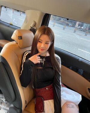 Park Cho-rong Instagram - 🤍