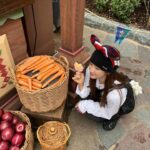 Park Cho-rong Instagram - I feel like I‘ve returned to my innocence of childhood 🏰
