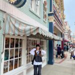 Park Cho-rong Instagram - I feel like I‘ve returned to my innocence of childhood 🏰