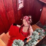 Park Cho-rong Instagram - 🎄🍷🎁
