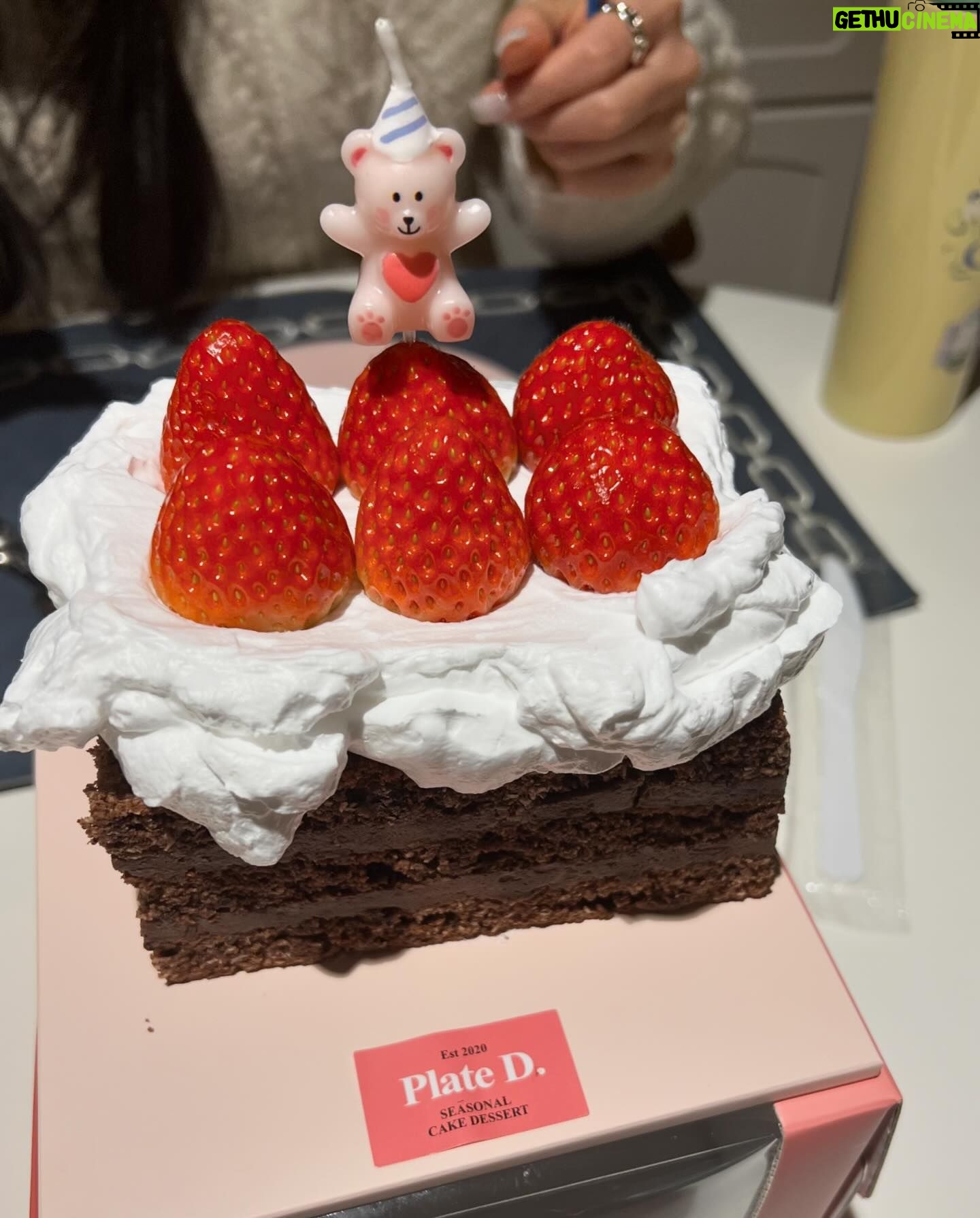 Park Cho-rong - 41.1K Likes - 🎂❤️ @makeup_soonsoo
