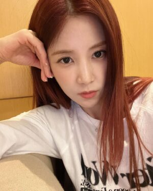 Park Cho-rong Instagram - 벌써 12월..😭