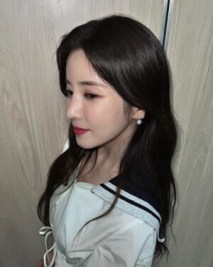 Park Cho-rong Instagram - 벌써 12월..😭