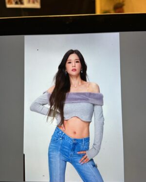 Park Cho-rong Instagram - 벌써 12월..😭