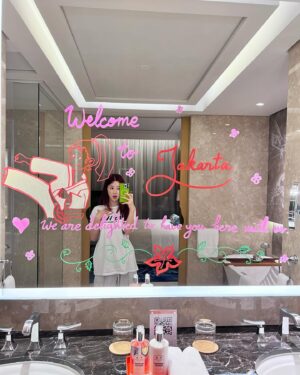 Park Cho-rong Instagram - 벌써 12월..😭
