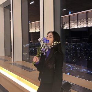 Park Ji-yeon Instagram - 아직 춥다아 감기 조심하세요💜