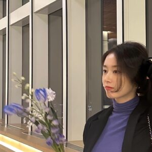 Park Ji-yeon Instagram - 아직 춥다아 감기 조심하세요💜