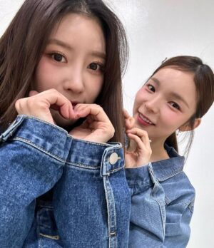 Park Jin-joo Instagram - 함께여서 많이 행복했던 주주 시크릿🤫💕

(진철이 재식이 사진은 초심을 잃지 말자는 우리들의 다짐!!!!!🦅)
