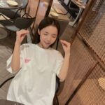 Park Jin-joo Instagram - 오랜만에 칭긔칭긔랑 #핫한앵글찾기#캐스터네츠#젊음#열정#감사#피로#초심#우정#고양이#사랑#💖