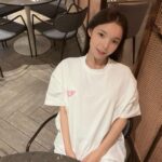 Park Jin-joo Instagram - 오랜만에 칭긔칭긔랑 #핫한앵글찾기#캐스터네츠#젊음#열정#감사#피로#초심#우정#고양이#사랑#💖