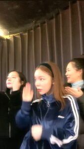 Park Jin-joo Instagram - 유행 따라가긔..🧚🏻🕊✨ 근데 우리는 왜 때문에 트렌디한 느낌 안 나여?ㅠ