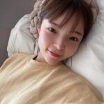Park Jin-joo Instagram – 여러분 그거 아세여……?🧚🏻‍♂️
오늘 밤 10시 TV조선 ‘사랑의 콜센터’에
제가 나온답니댜!! 
다함께 재밌게 노래부르고 왔어여!
많은 si청 부탁드려여!🥰