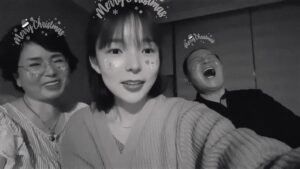 Park Jin-joo Instagram - 아빠................................
#크리스마스리턴즈#고막아빠