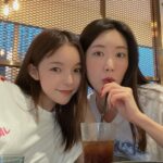 Park Jin-joo Instagram – 오랜만에 칭긔칭긔랑
#핫한앵글찾기#캐스터네츠#젊음#열정#감사#피로#초심#우정#고양이#사랑#💖