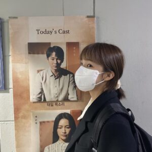 Park Jin-joo Instagram - 엄마가 오빠랑 똑같은 옷 입혀서 
오빠 졸업식 참석한 여동생 #음악극#태일