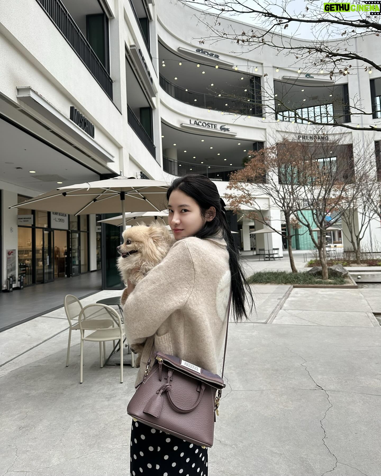Park Ju-hyun Instagram - 복떵이랑 🤍 좀 춥네... 봄 언제와...?