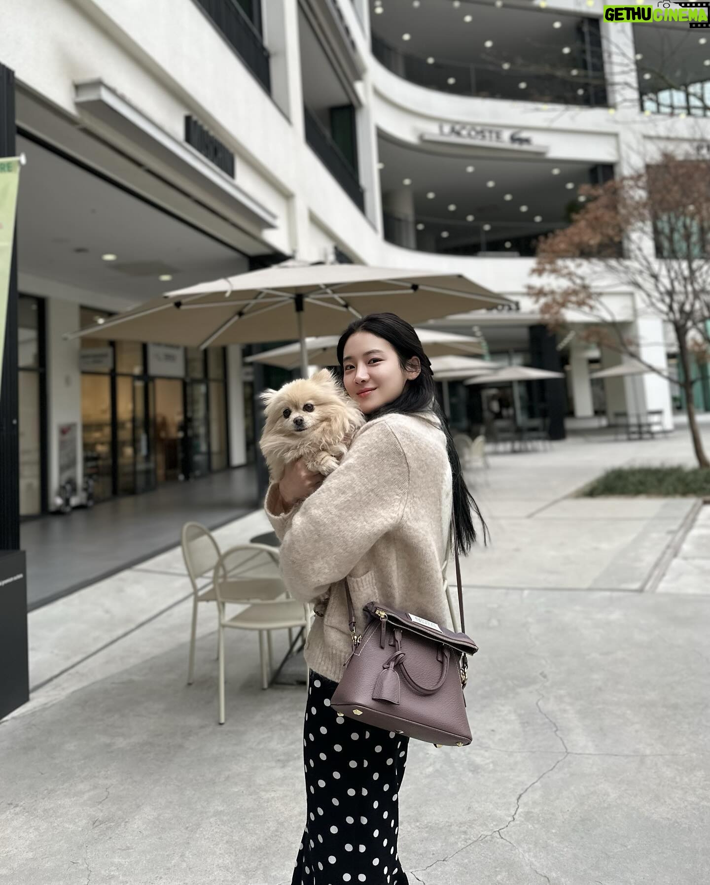 Park Ju-hyun Instagram - 복떵이랑 🤍 좀 춥네... 봄 언제와...?