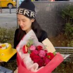 Park Ju-hyun Instagram - ⭐️생일⭐️ 저에게 생일은 더 좋은 사람이 되어야겠다 다짐하게 되는 날이예요. 케잌의 촛불도 버거워하는 언냐들이지만 ㅋㅋ 너무너무 소중해💕 축하해주신 분들 감사합니다🙏🏻 복쭈머니 최고 사랑해 ❤️