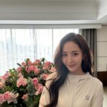 Park Min-young Instagram - #oneboy 오랜만이야🎀