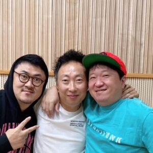 Park Myung-soo Instagram - 오랜만에 형존이랑 대존이
넘 넘반가워~♡
#형돈이와대준이 #박명수의라디오쇼
