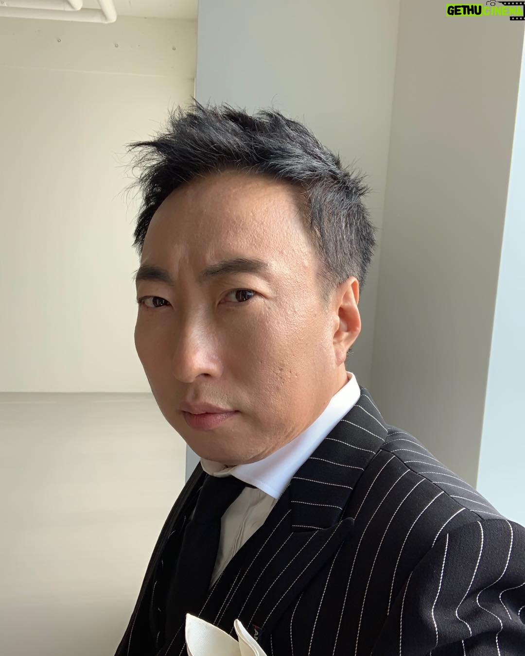 Park Myung-soo - 18.2K Likes - 오랜만에 슈트빨~