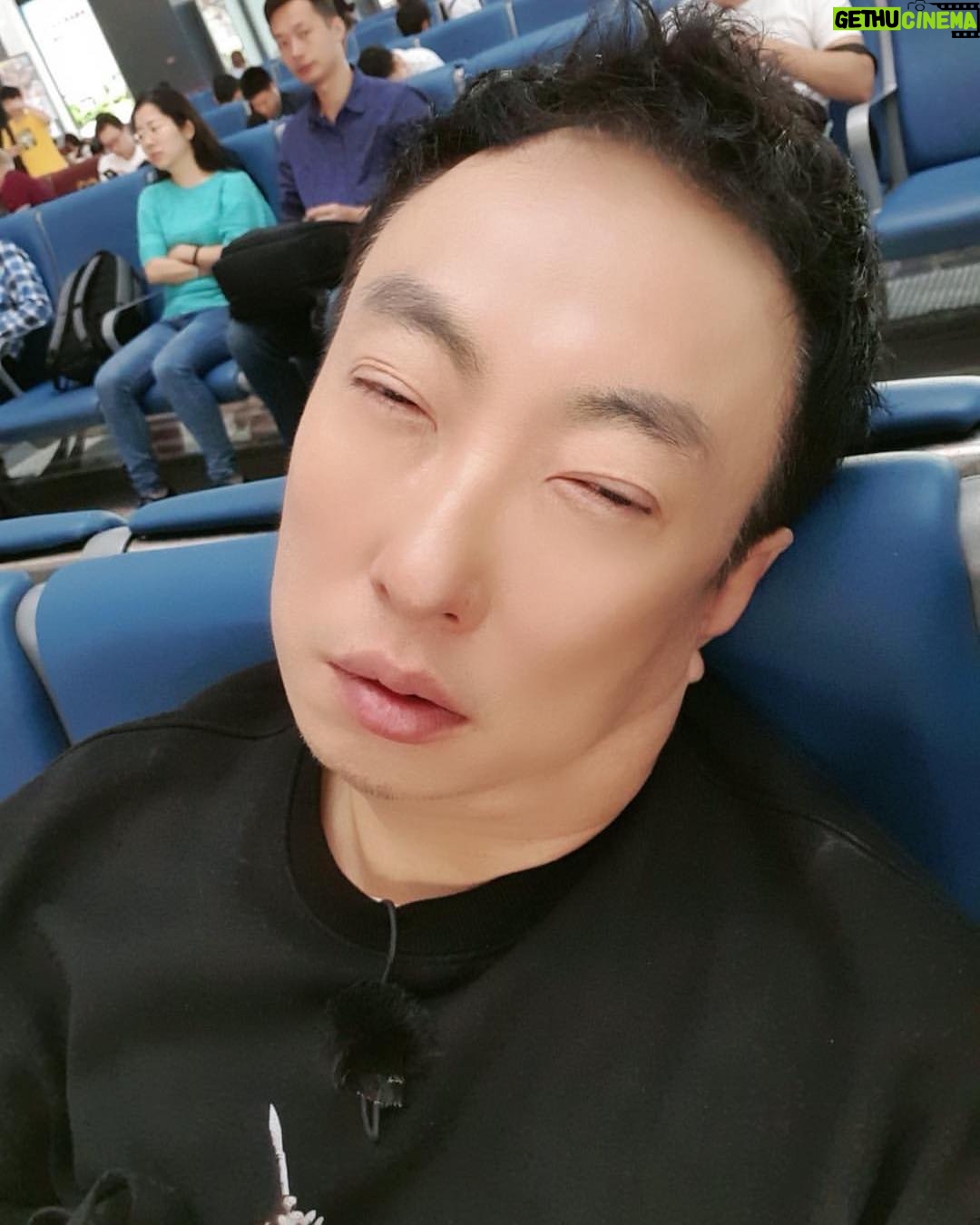 Park Myung-soo - 16.9K Likes - I’m very tired ~^^