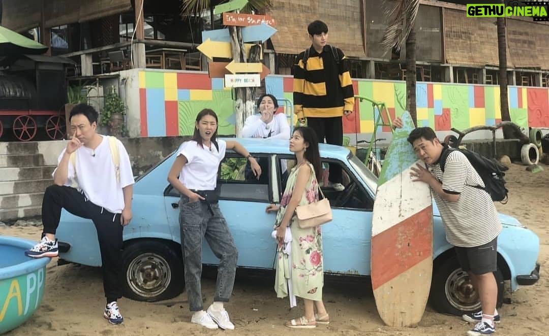 Park Myung-soo Instagram - 오늘 짠내투어 100회 특집 입니다. 항상 관심 가져주시구 시청해주셔서 감사합니다. 밤 11시에 tvn에서 만나요. #짠내투어 #더짠내투어 #박명수 #한혜진 #이용진 #규현 #문세윤 #이이경 #이시아