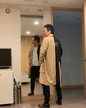 Park Myung-soo Instagram - 비와도 폼나게~