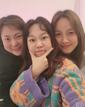 Park Na-rae Instagram - 꿈만 같았던 만남... 정말 핫하고 멋진 언니.. 나의 힐링언니.. 횰언니 힐링언니.. 언니 언제든 서울오면 우리집으로 오셔요!! 현희언니도 라뷰
#서울체크인