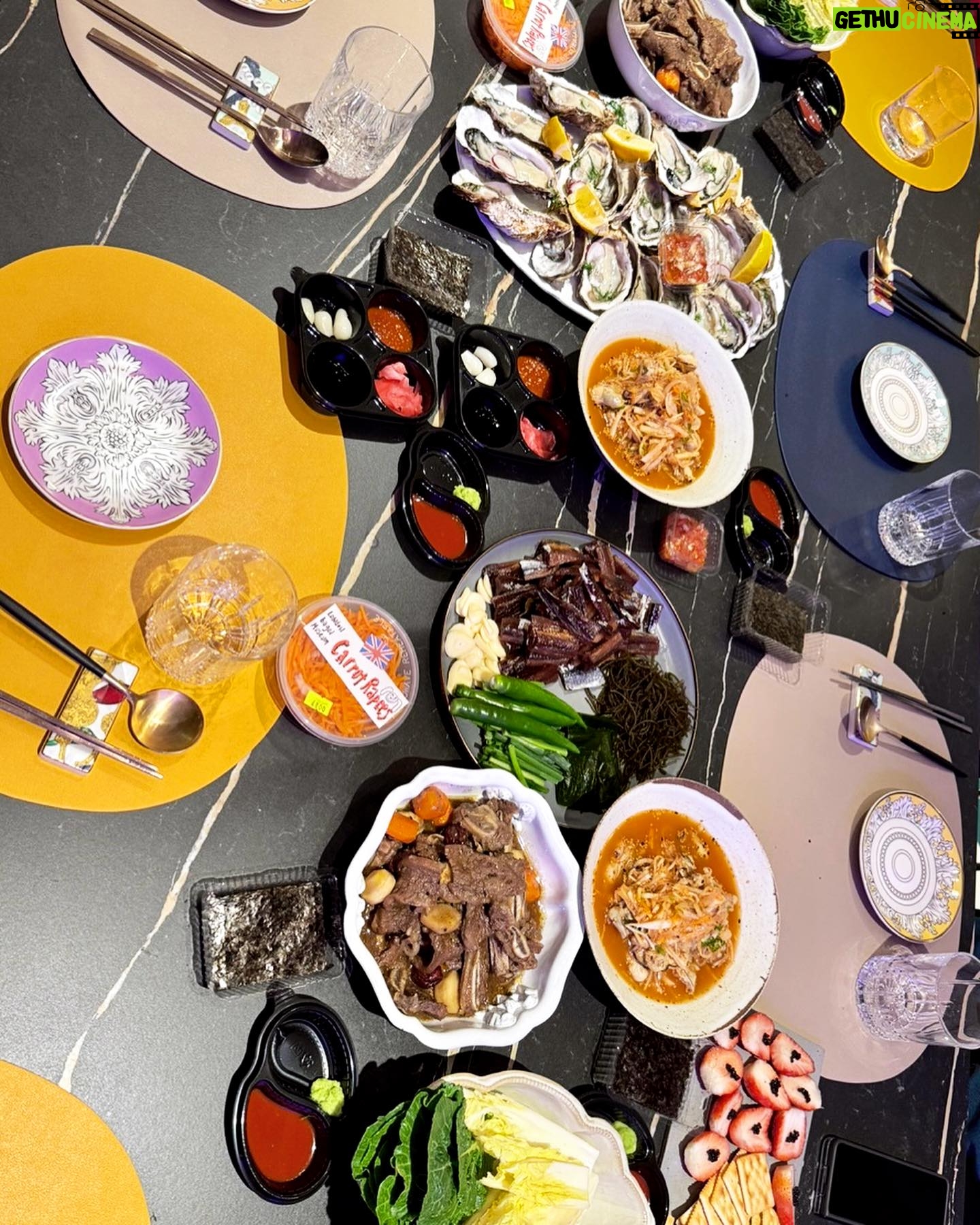 Park Na-rae Instagram - 그저 어느 멋진밤에.. 하프쉘은 제철이고 엄마의 갈비는 맛있으며 광득이과메기는 참 옳구나…