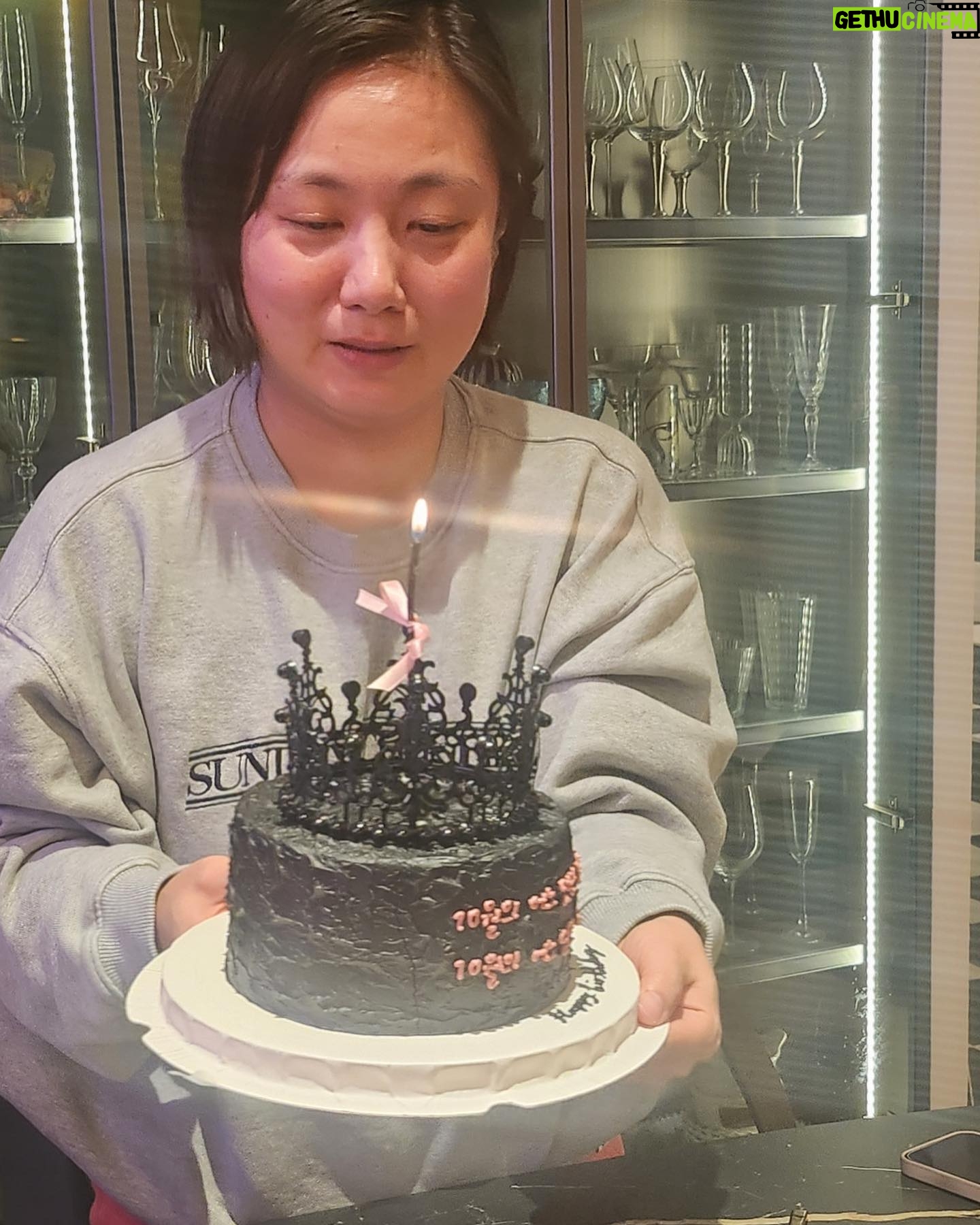 Park Na-rae Instagram - 오늘 생일입니다 행복합니다 아주 햅삐햅삐합니다 진심으로 사랑하고 고맙고.. 그저 감사합니다 ㅠㅠ