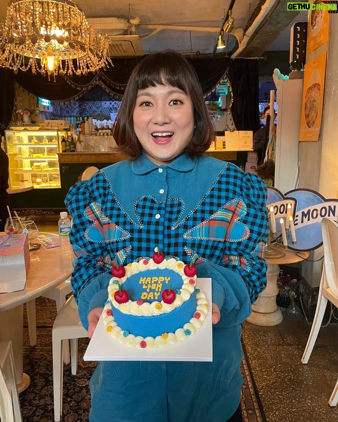 Park Na-rae Instagram - #생일주간 #빈집살래 #스타일리스트실장님 #나혼자산다 열심히 나답게 재미지게 다 베풀며 살게요 세상 내 생일 다 즐기는 사람!! 아직 생일 아님 #생일전야제