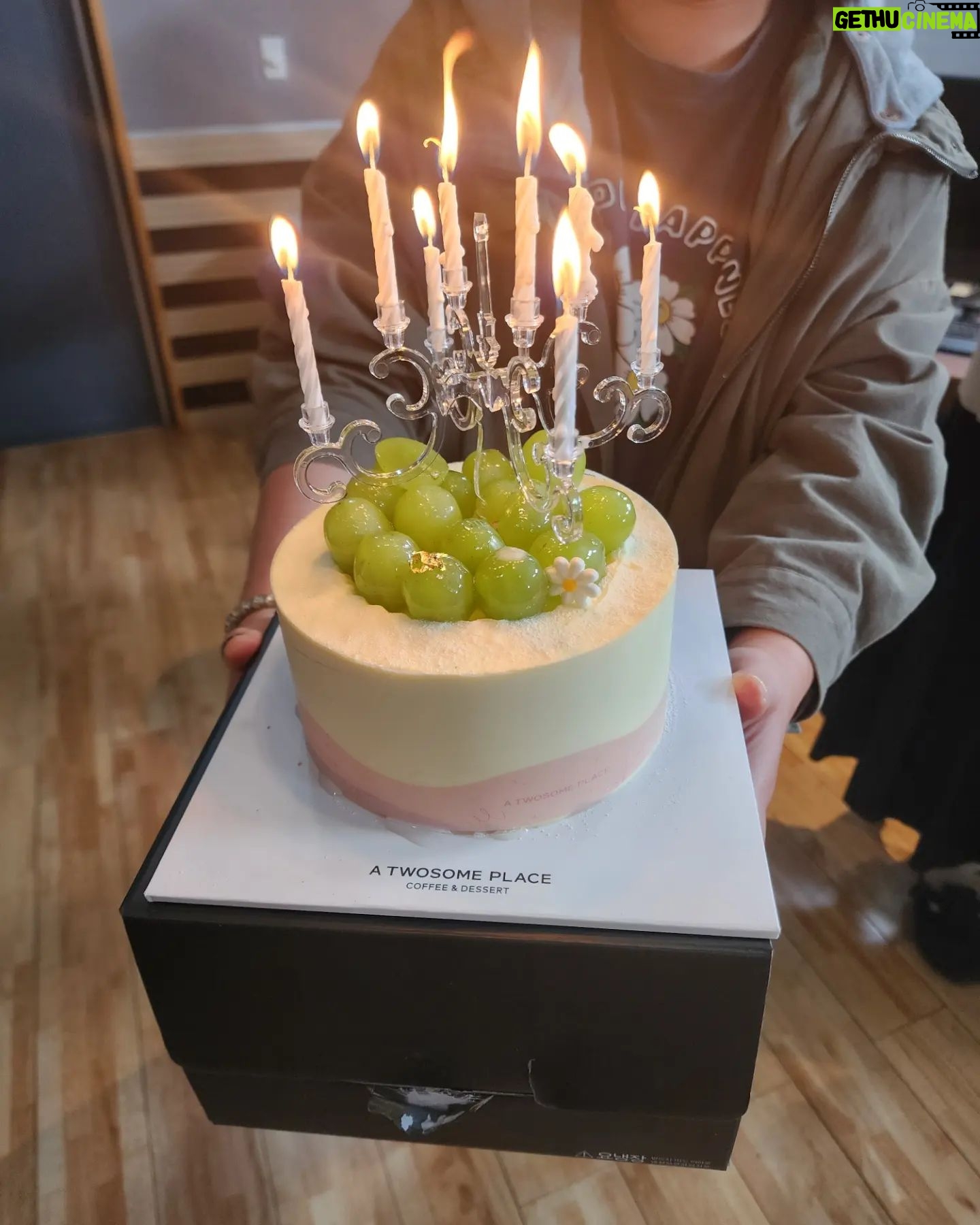 Park Na-rae Instagram - #생일주간 #빈집살래 #스타일리스트실장님 #나혼자산다 열심히 나답게 재미지게 다 베풀며 살게요 세상 내 생일 다 즐기는 사람!! 아직 생일 아님 #생일전야제