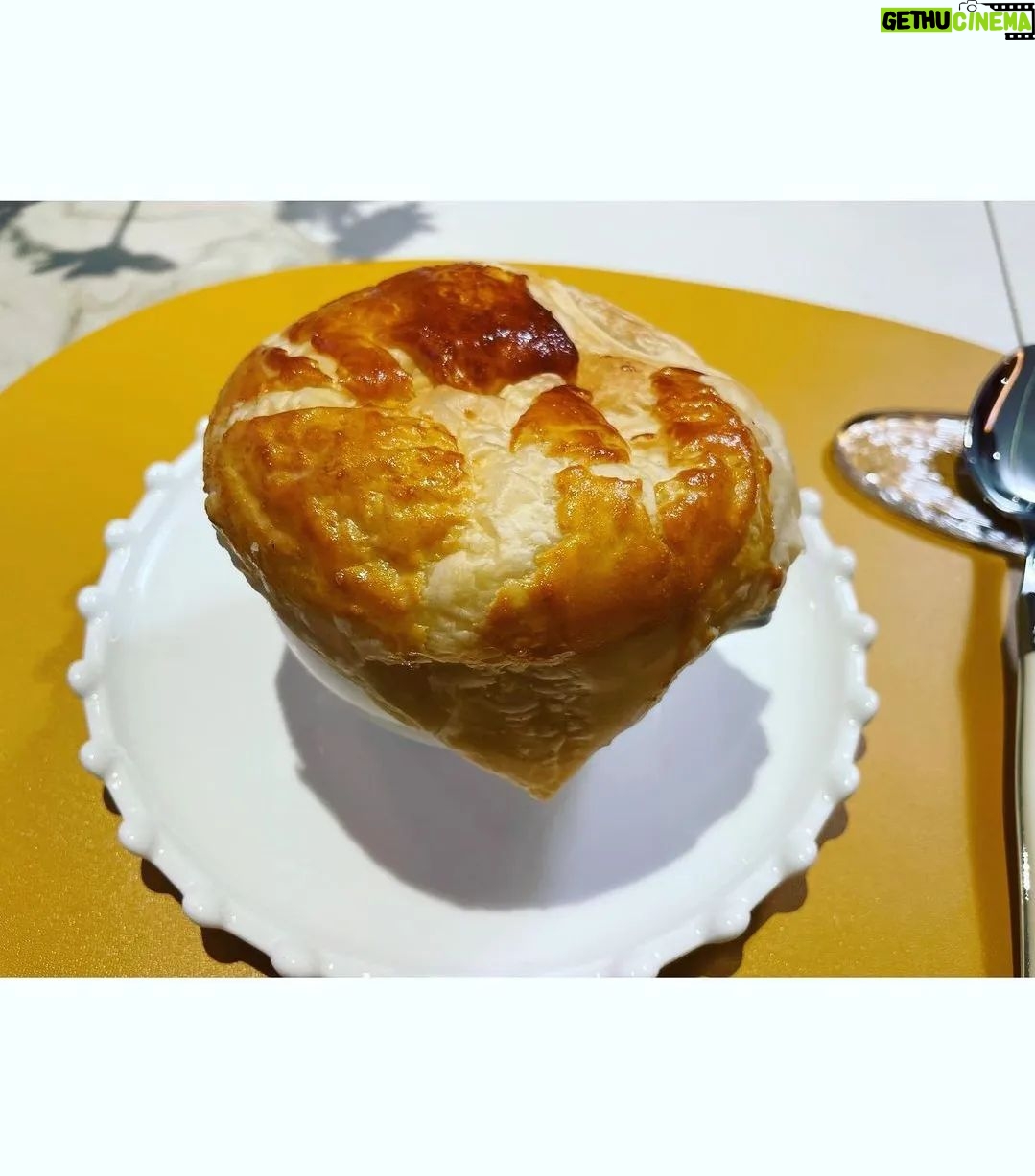 Park Na-rae Instagram - 우리 소식좌 다라언니가 보내준 나래미식회 1부 사진.. 맛있게 먹어줘서 참 고맙고 또 해주고 싶고 요리만 한것 같은데..왜 나는 다음날 1킬로가 찐거지.. 아 나도 먹었구나.. #나래미식회 #나혼자산다 #인터넷레시피스승님들 #감사합니다