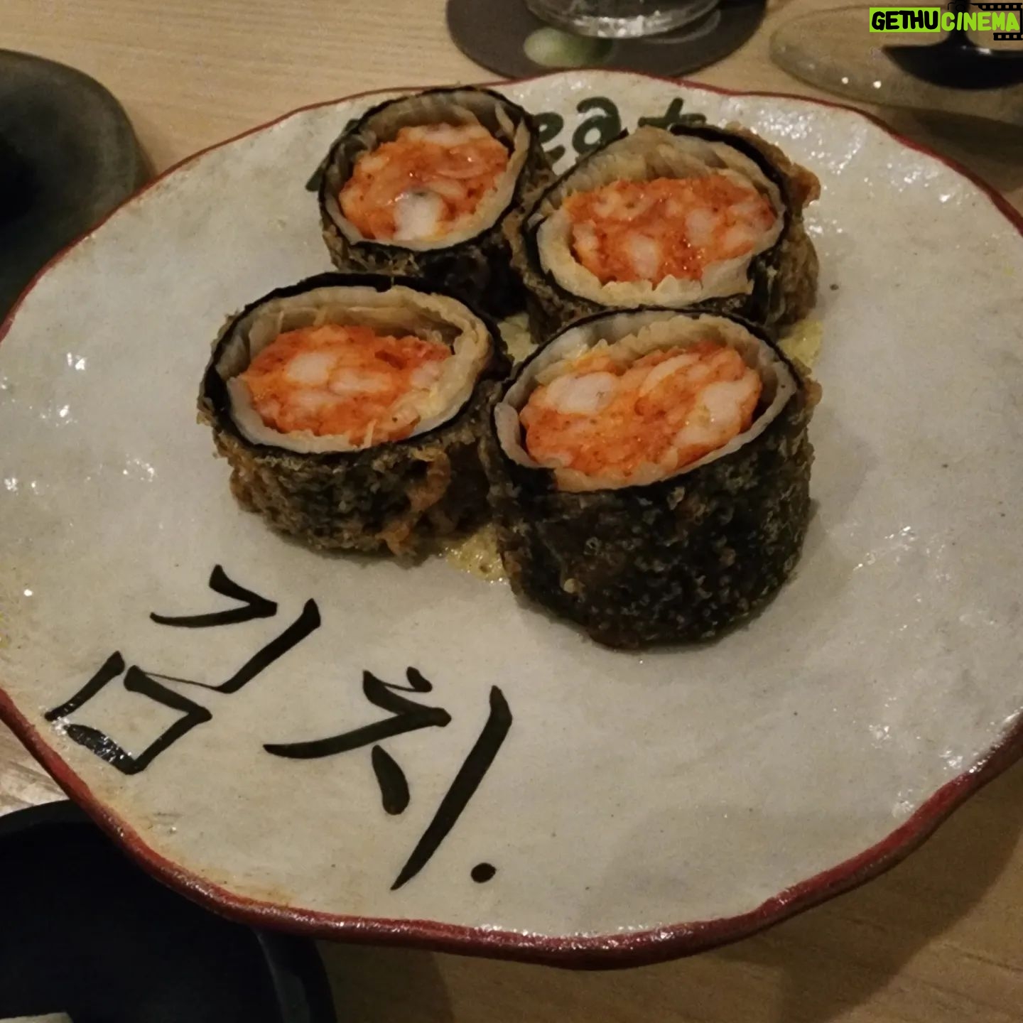 Park Na-rae Instagram - #온6점5 김치 그리고 와인.. 맛집..살찜...다시 재니 좀빠짐..붓기였음..